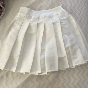 White skirt size:140 kids
